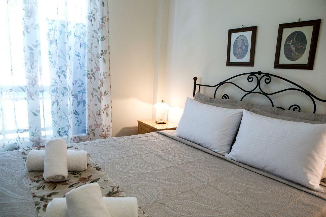 Best House, Larisis Metro, Афины Экстерьер фото