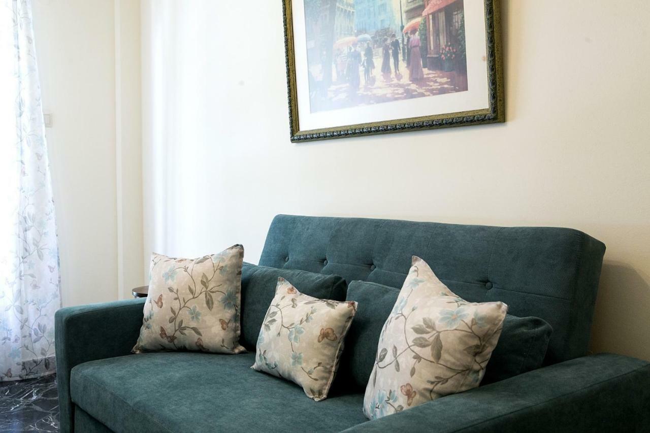 Best House, Larisis Metro, Афины Экстерьер фото