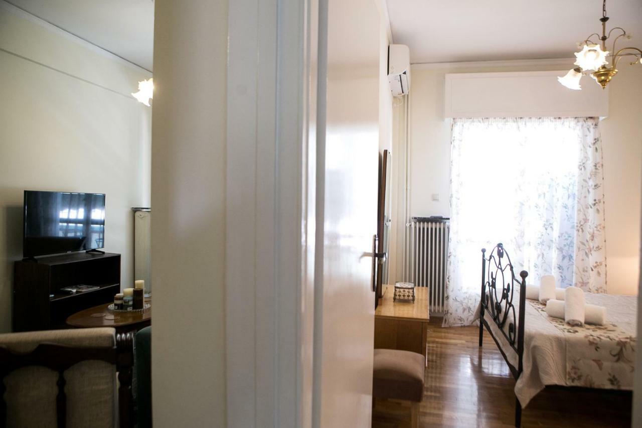 Best House, Larisis Metro, Афины Экстерьер фото