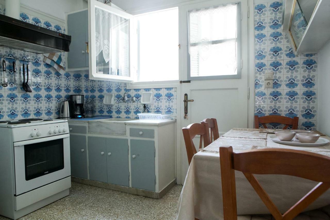 Best House, Larisis Metro, Афины Экстерьер фото